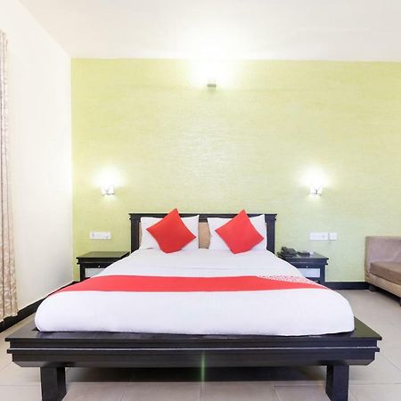 Oyo 345 Hotel Red Mount Aquilla Bangalore Buitenkant foto