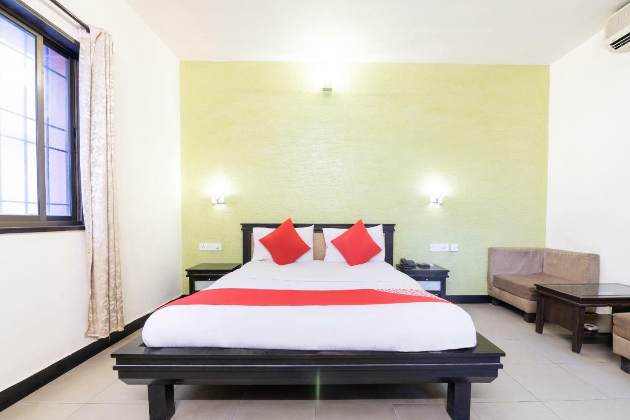Oyo 345 Hotel Red Mount Aquilla Bangalore Buitenkant foto