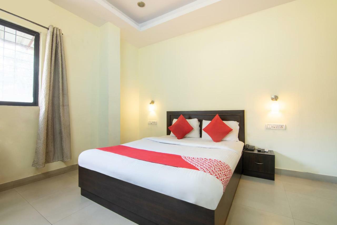 Oyo 345 Hotel Red Mount Aquilla Bangalore Buitenkant foto