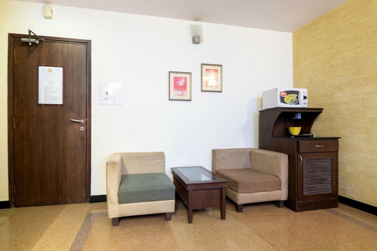 Oyo 345 Hotel Red Mount Aquilla Bangalore Buitenkant foto