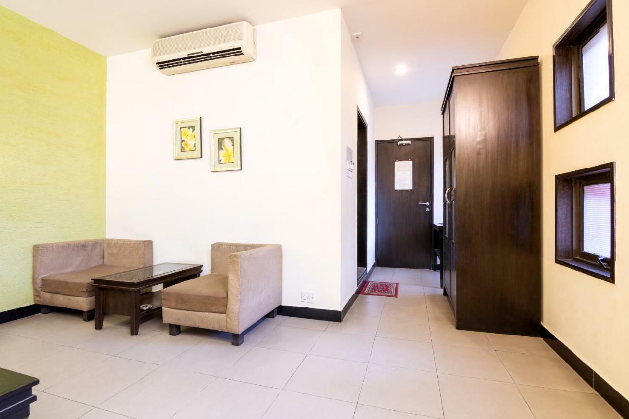 Oyo 345 Hotel Red Mount Aquilla Bangalore Buitenkant foto