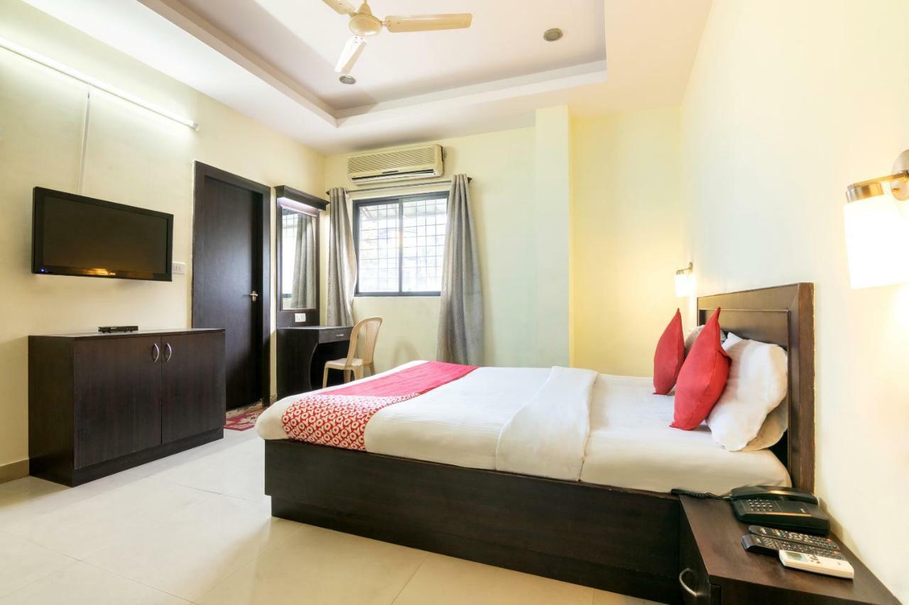 Oyo 345 Hotel Red Mount Aquilla Bangalore Buitenkant foto